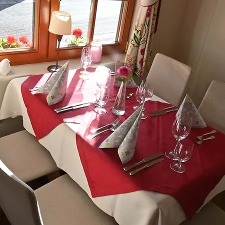 Zum Fally - Landgasthof 3* 키르히베르크 암 벡셀