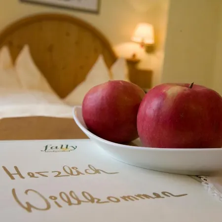 Zum Fally - Landgasthof 게스트하우스