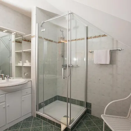 Zum Fally - Landgasthof 게스트하우스 3*