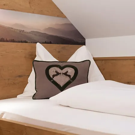 Zum Fally - Landgasthof 키르히베르크 암 벡셀