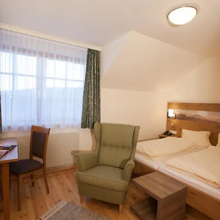 Zum Fally - Landgasthof Guest house Kirchberg am Wechsel