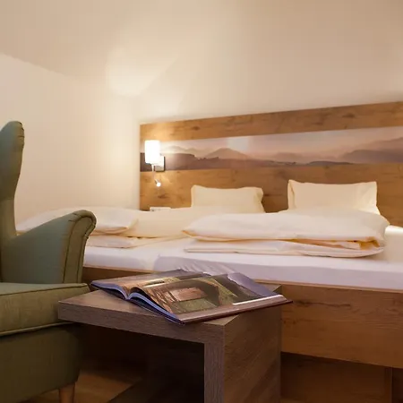 Zum Fally - Landgasthof 게스트하우스 3*