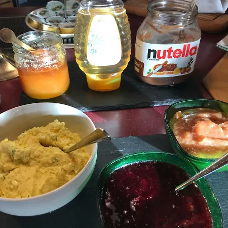 Zum Fally - Landgasthof 키르히베르크 암 벡셀