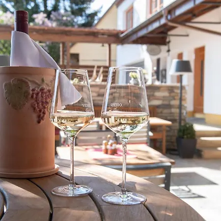 게스트하우스 Zum Fally - Landgasthof 키르히베르크 암 벡셀