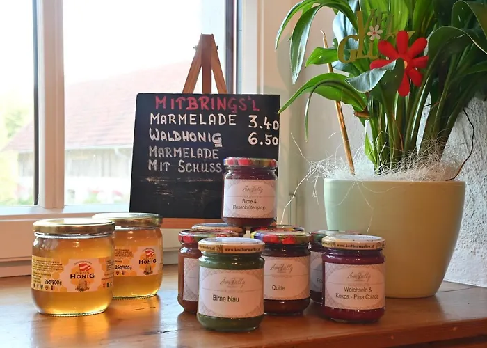 Zum Fally - Landgasthof Guest house Kirchberg am Wechsel